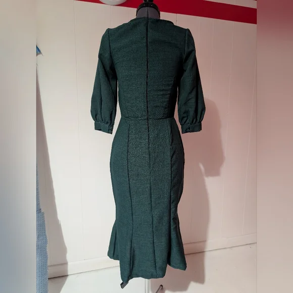 Elegant Green Dress From Scandal Clothing. - Picture 3 of 6